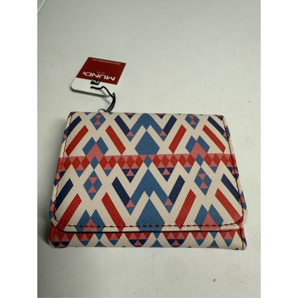 NWT Mundi On the Go Ladies Aztec Print Tri Fold Wallet